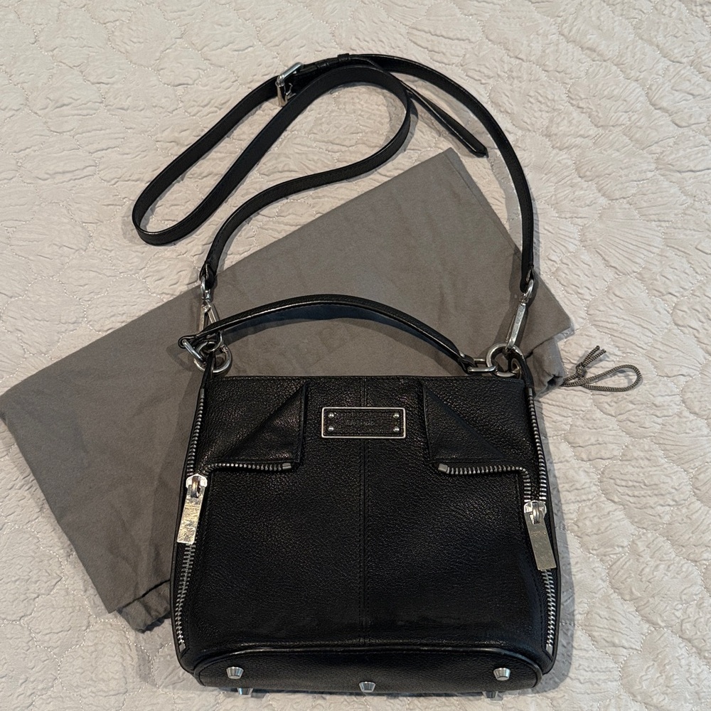 Alexander McQueen De Manta Bag Crossbody 2-way zipper details